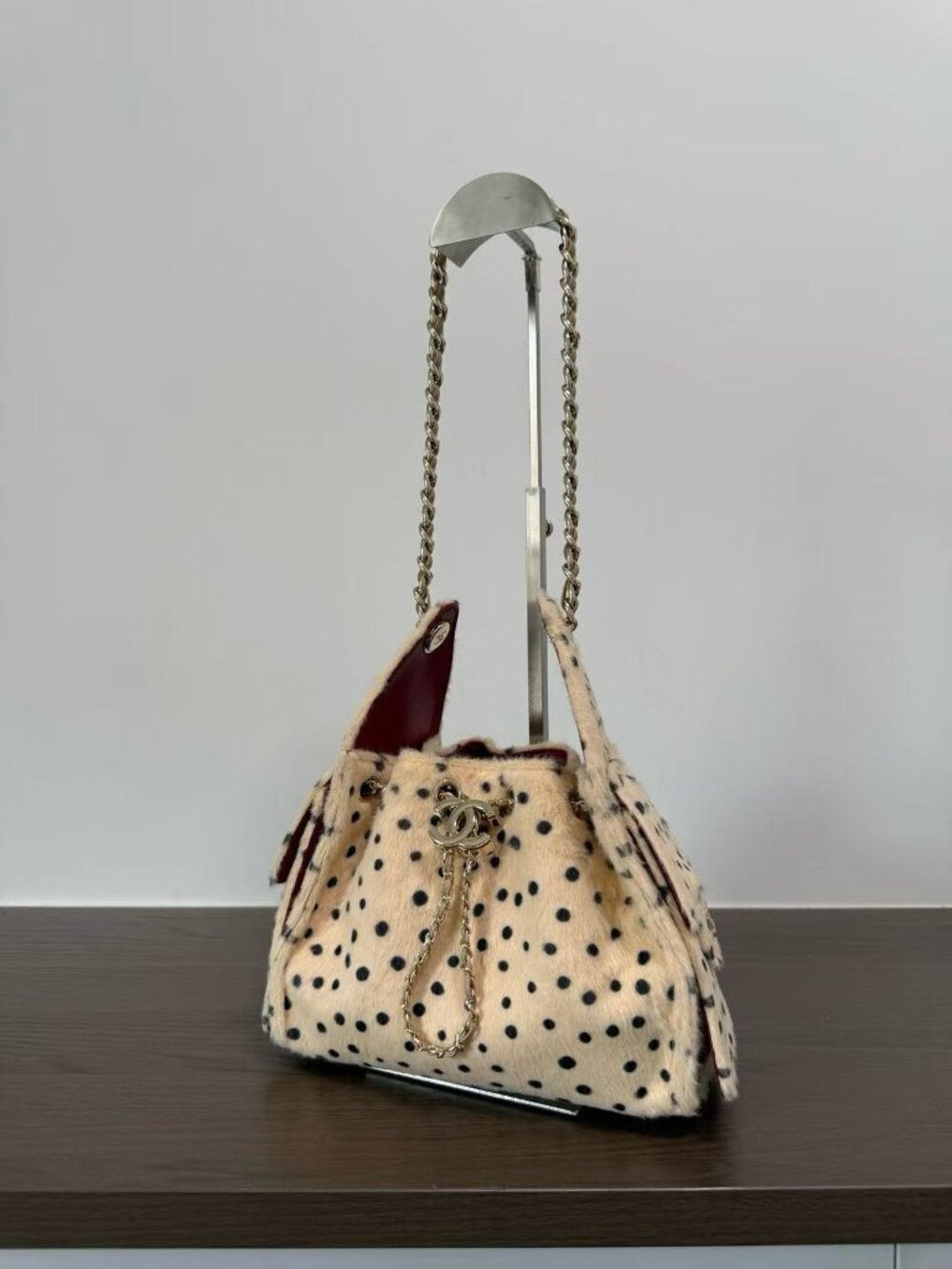 Classic CHANEL bag: A Stylish and Versatile Choice for Elegance